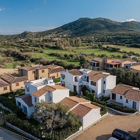 Готель Residenza L'Alzoni Сан-Теодоро Екстер'єр фото