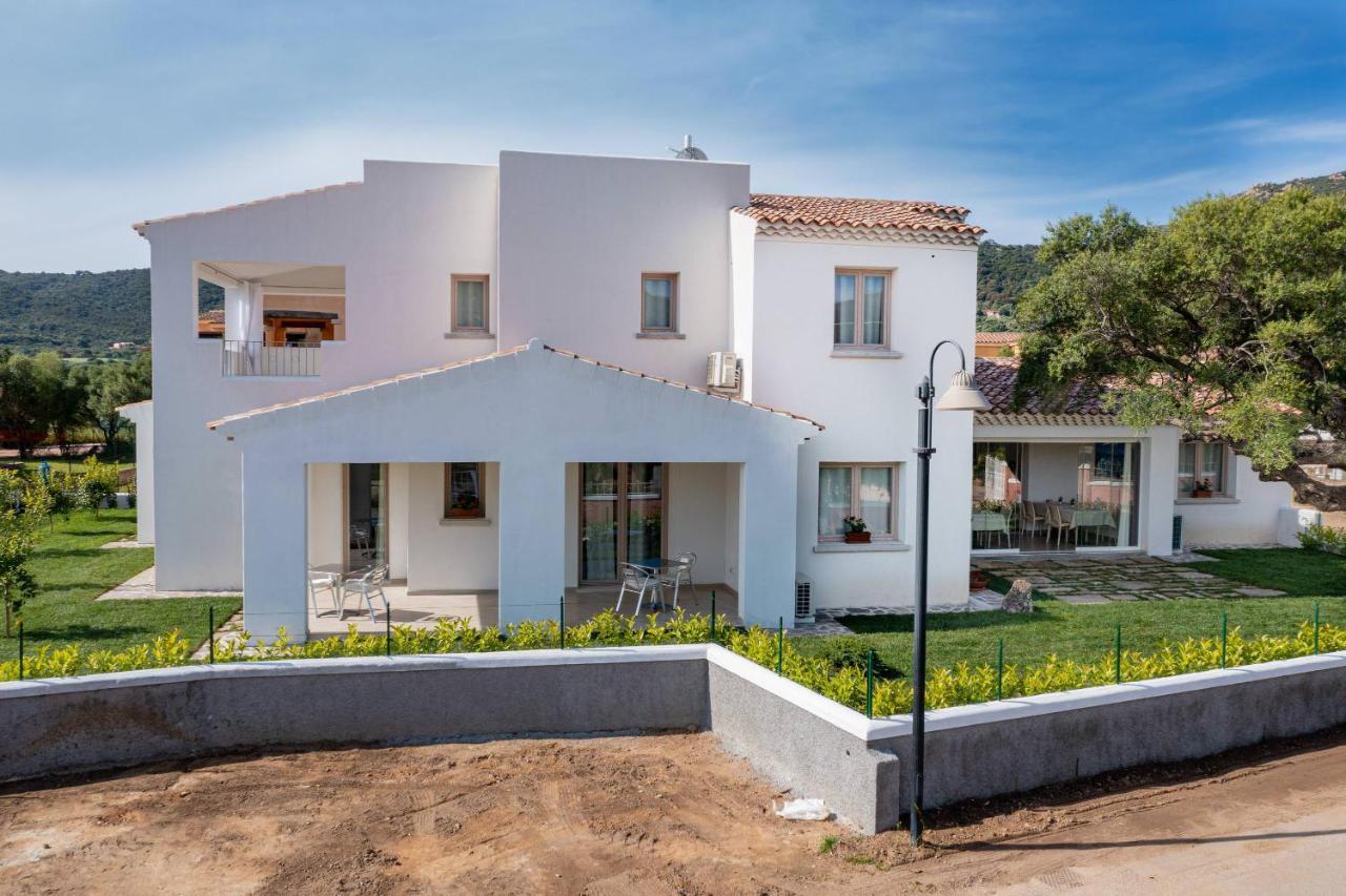 Готель Residenza L'Alzoni Сан-Теодоро Екстер'єр фото