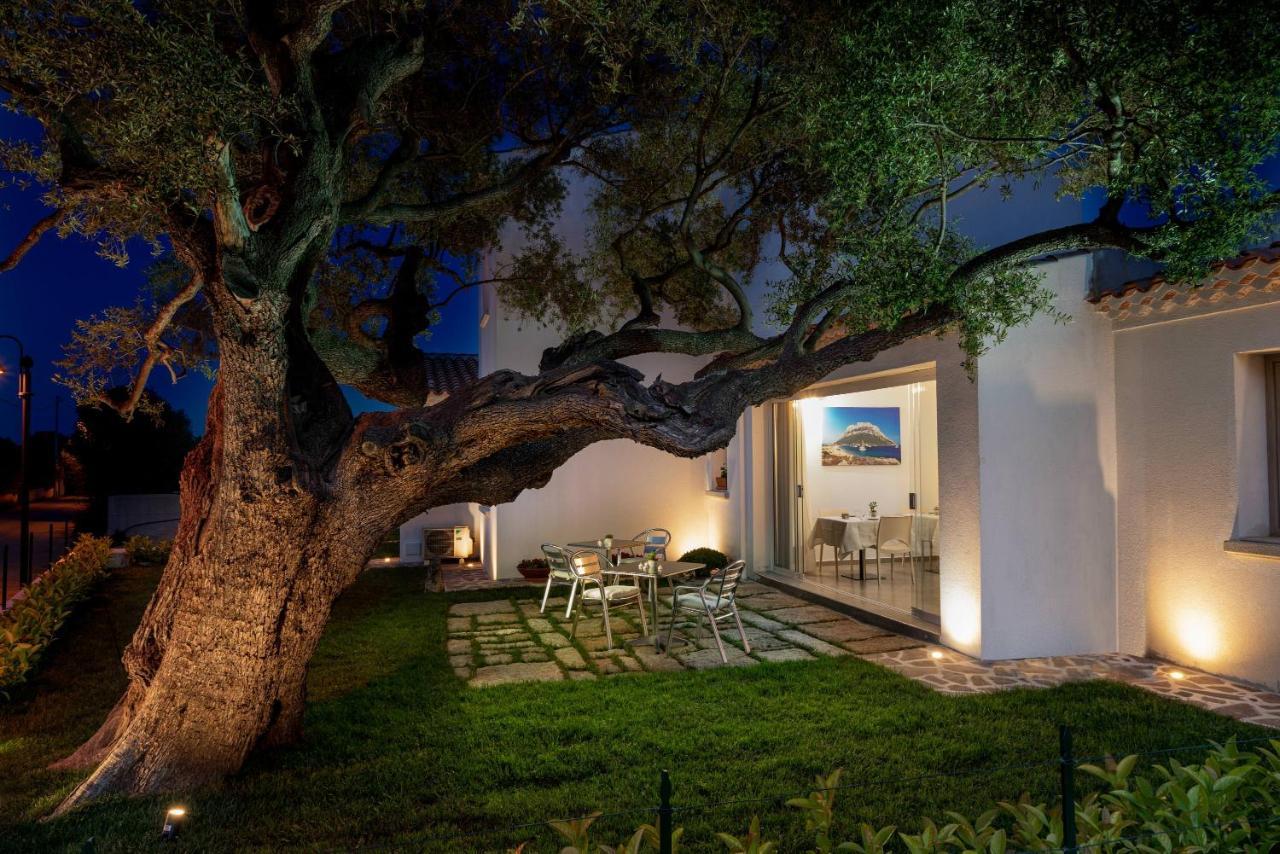 Готель Residenza L'Alzoni Сан-Теодоро Екстер'єр фото