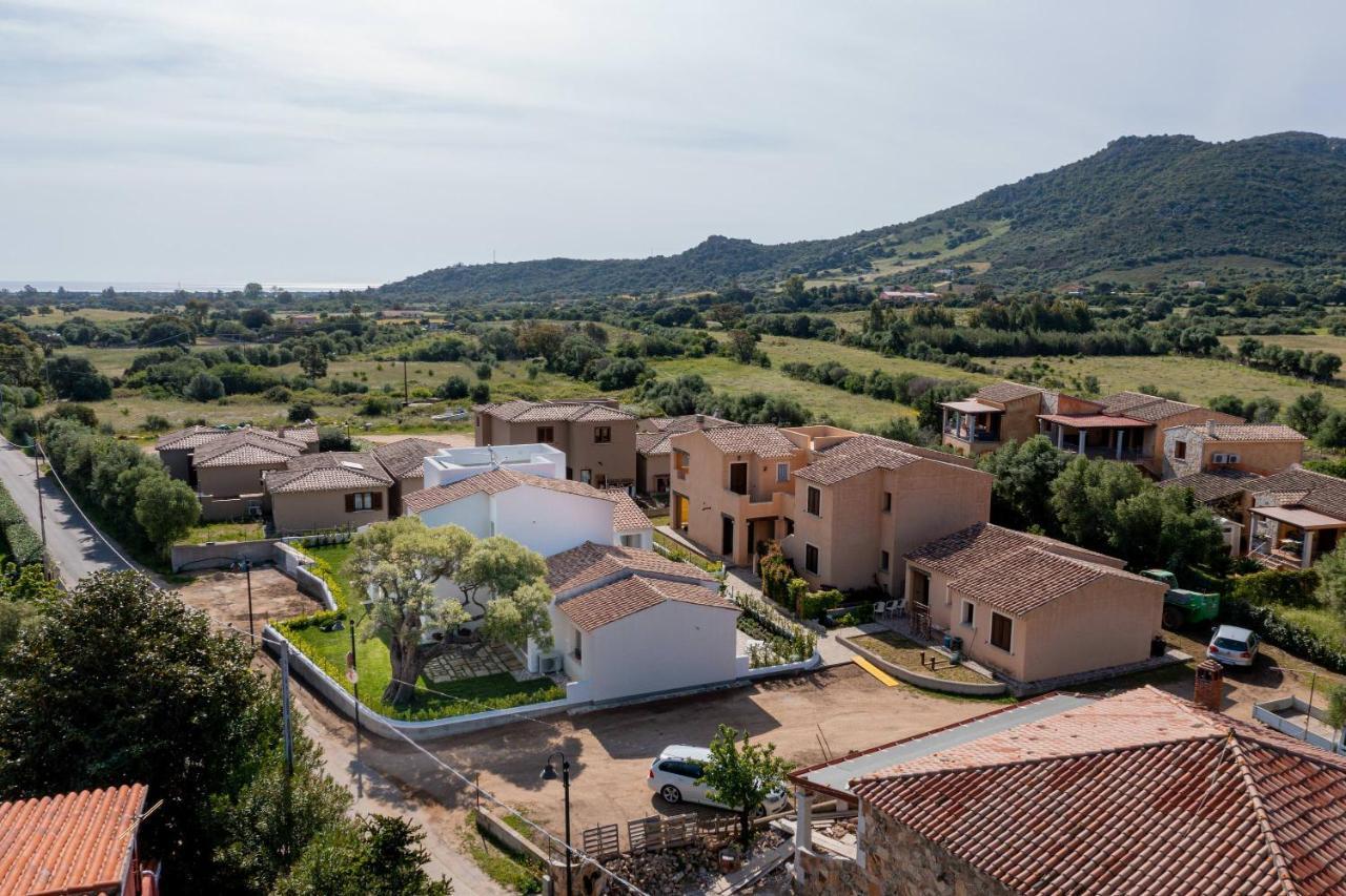 Готель Residenza L'Alzoni Сан-Теодоро Екстер'єр фото