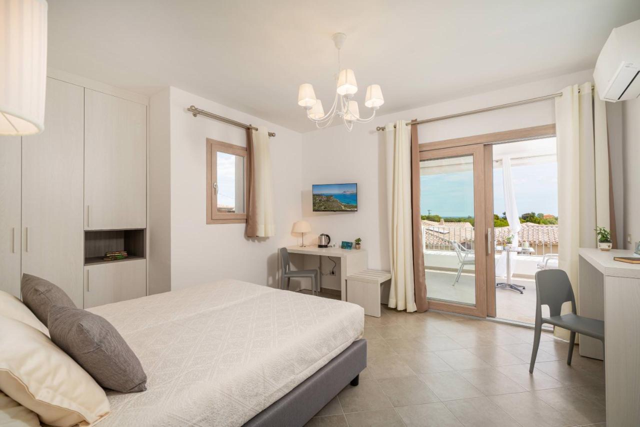 Готель Residenza L'Alzoni Сан-Теодоро Екстер'єр фото