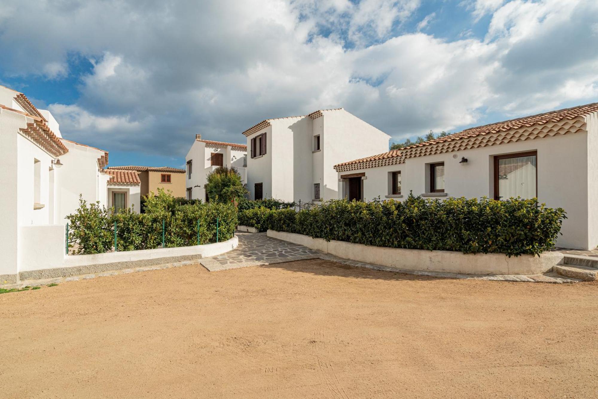 Готель Residenza L'Alzoni Сан-Теодоро Екстер'єр фото